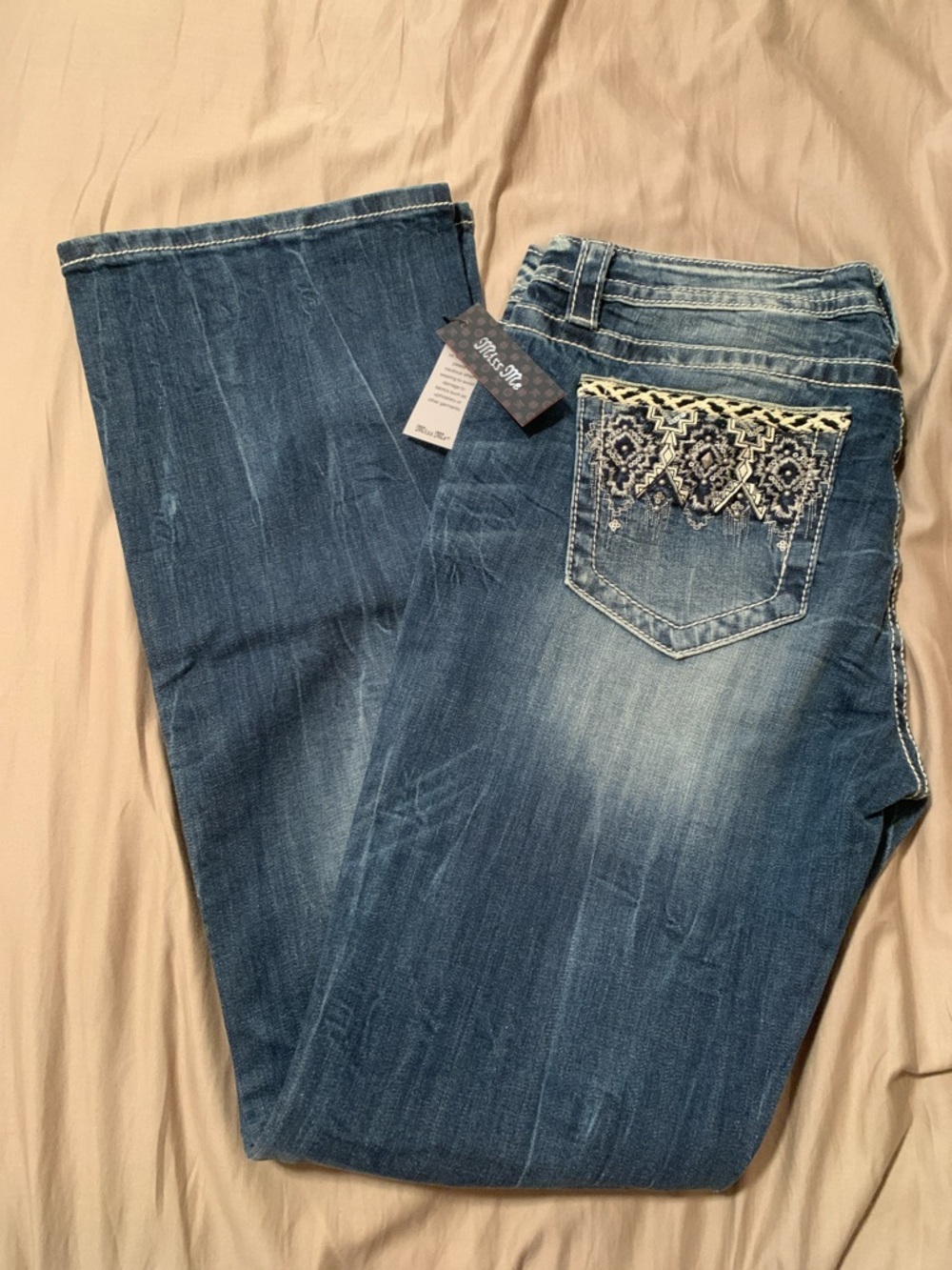 NWT Miss Me Blue 33 Bootcut Embroidered Pocket Women's Jeans - Picture 2 of 5